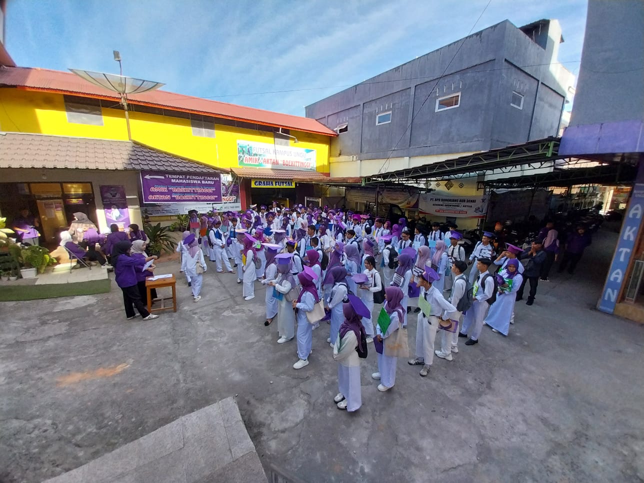 Kegiatan Mahasiswa di Lingkungan Kampus